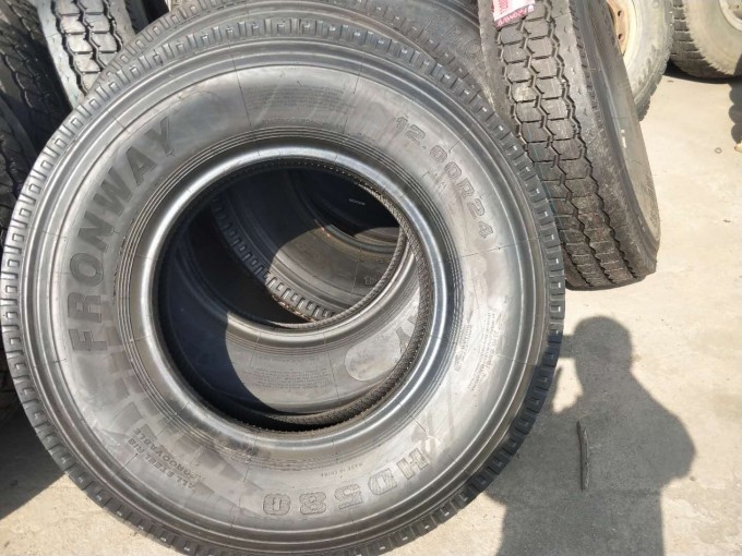Tyre 1200R24 07